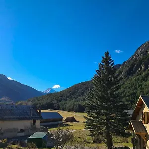 Les Airelles Bed & Breakfast
